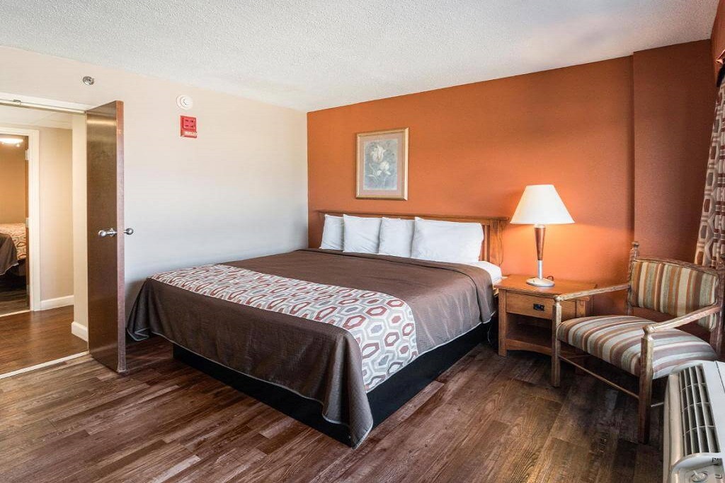 Mountain Vista Inn & Suites - Single Bed Room-6
