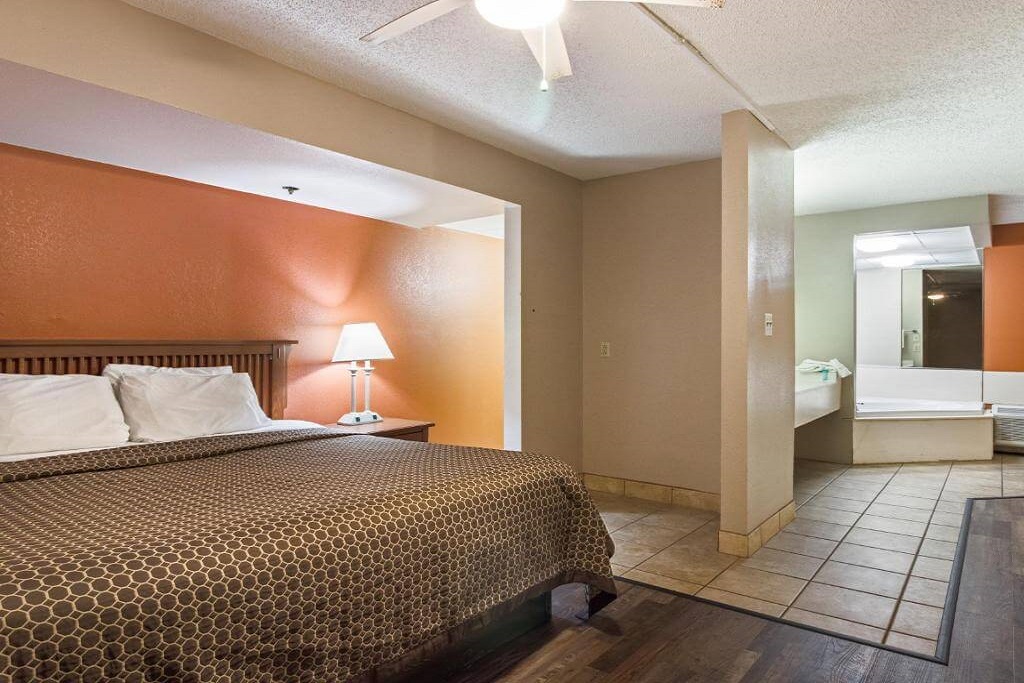 Mountain Vista Inn & Suites - Single Bed Room with Bathtub-2