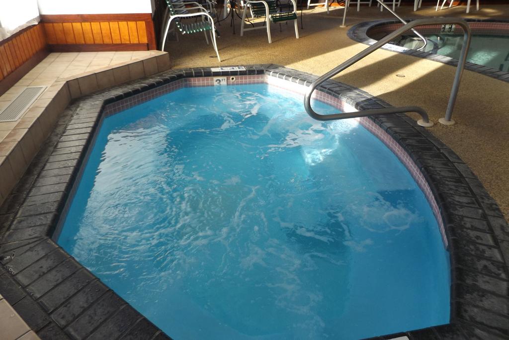 Nisswa Inn and Suites - Indoor Pool-2