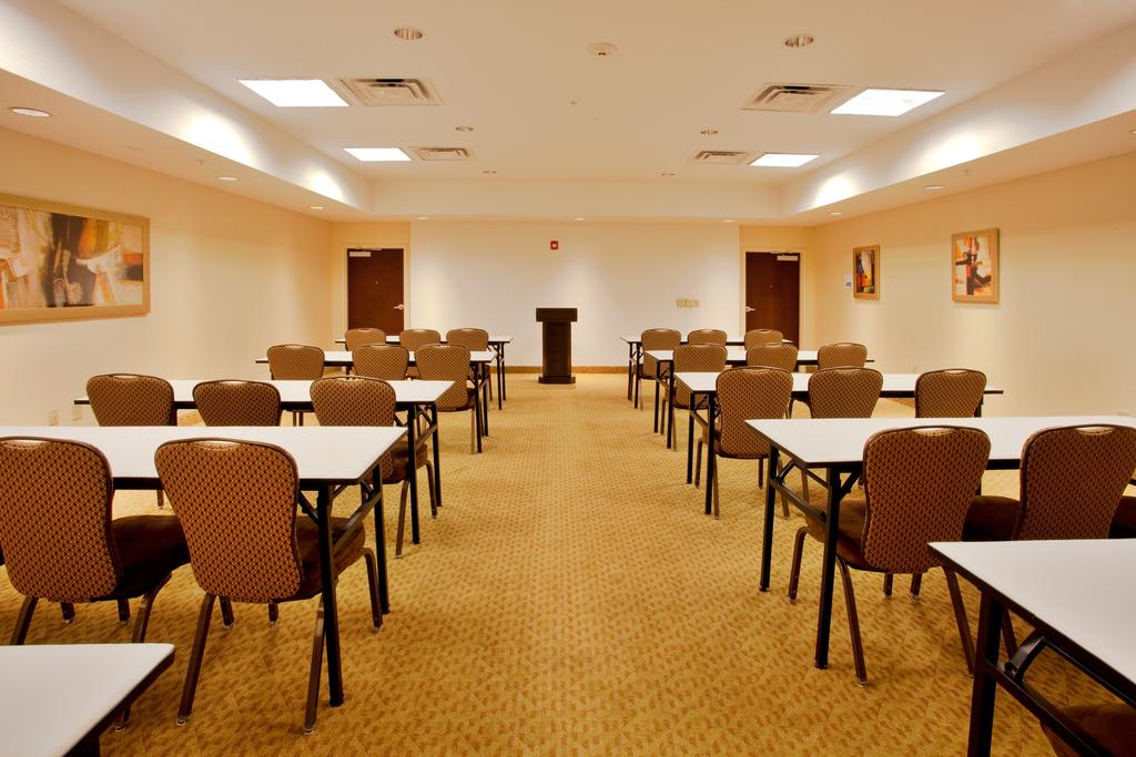 Holiday Inn Express Orlando-Ocoee East - Meeting Area