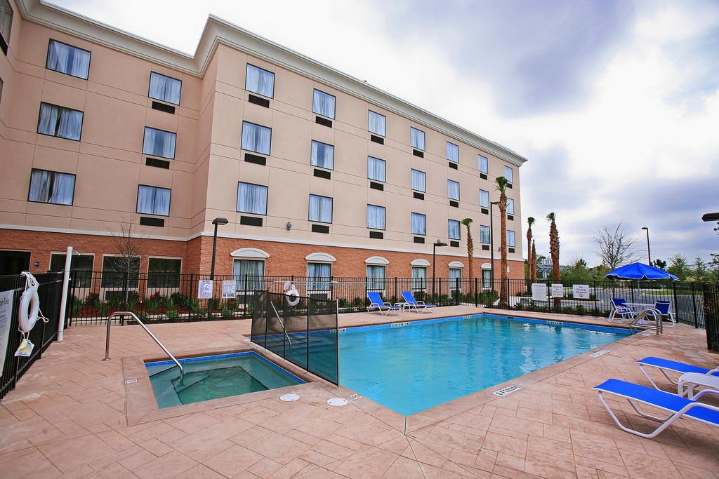 Holiday Inn Express Orlando-Ocoee East - Pool-2