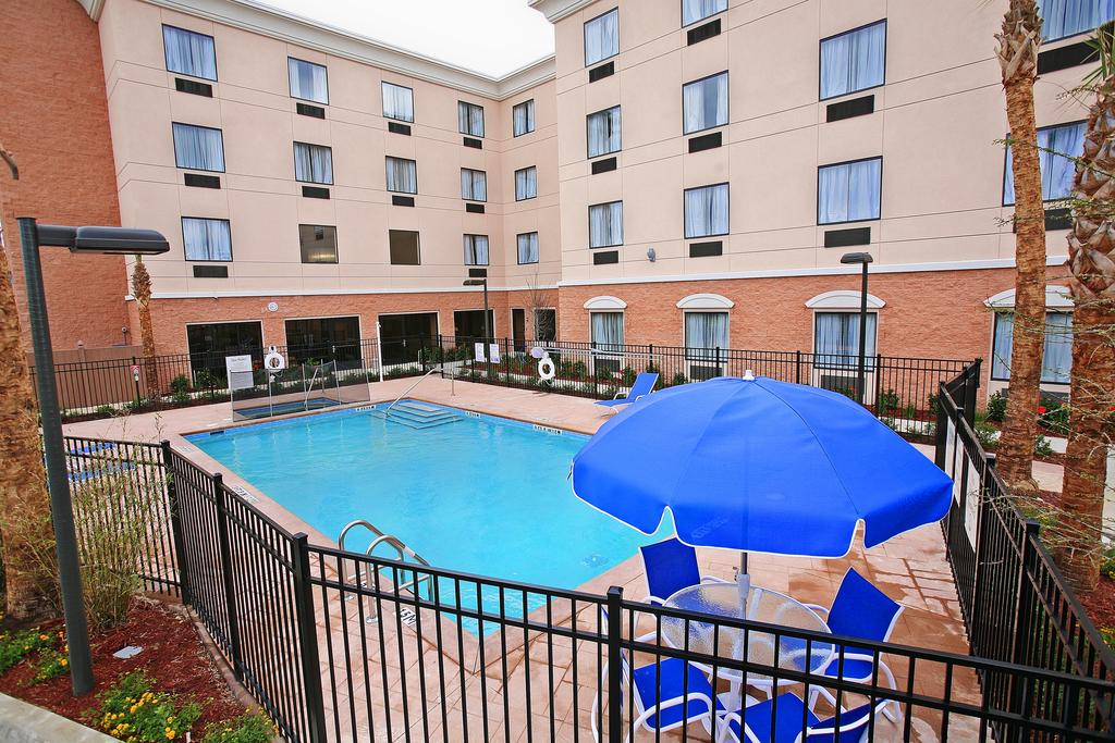 Holiday Inn Express Orlando-Ocoee East - Pool-3