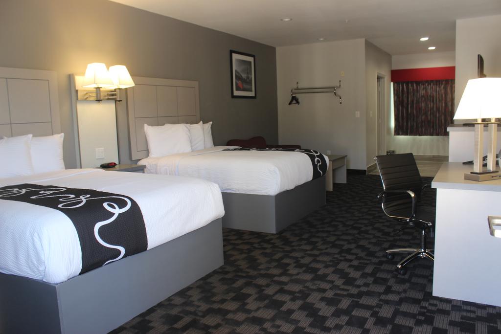 Paris Inn and Suites - Double Beds-4