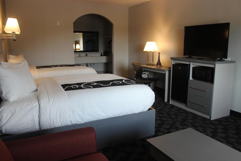 Paris Inn and Suites - Double Beds-2