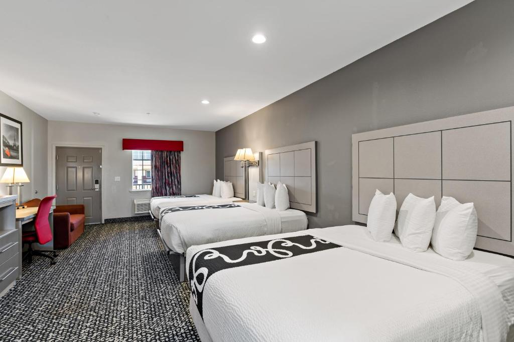 Paris Inn and Suites - Family Suite