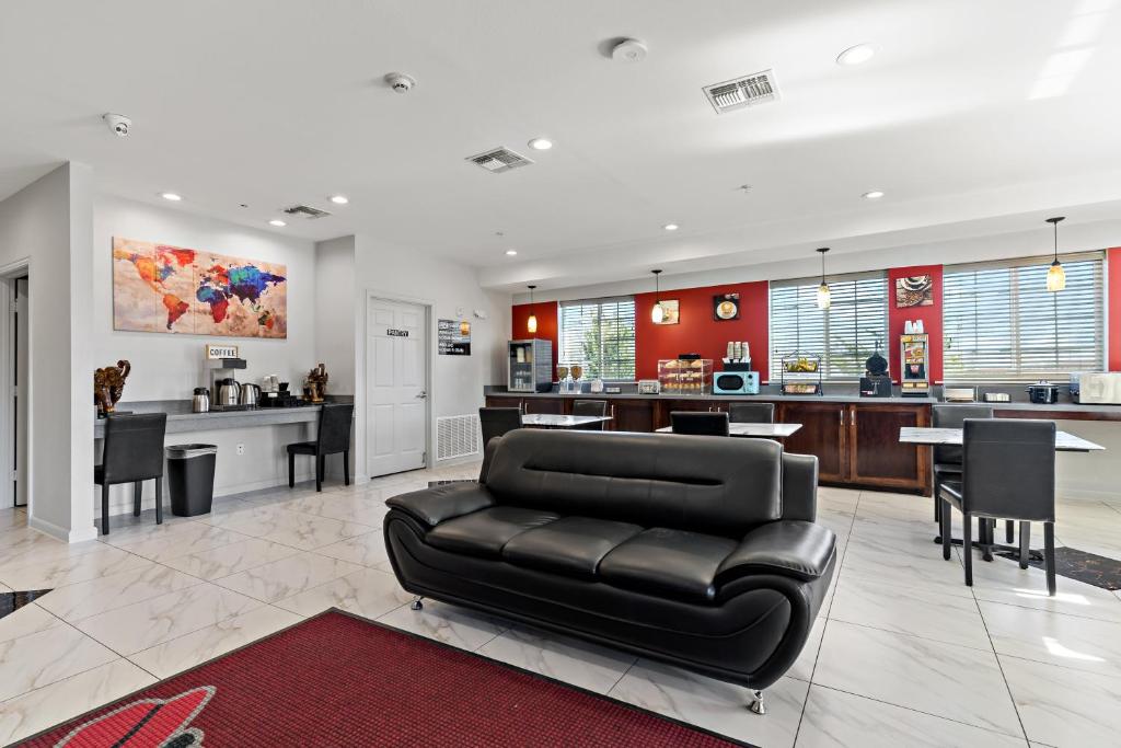 Paris Inn and Suites - Business Center