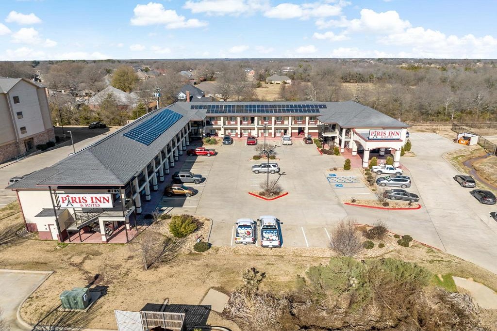 Paris Inn and Suites - Front of Property