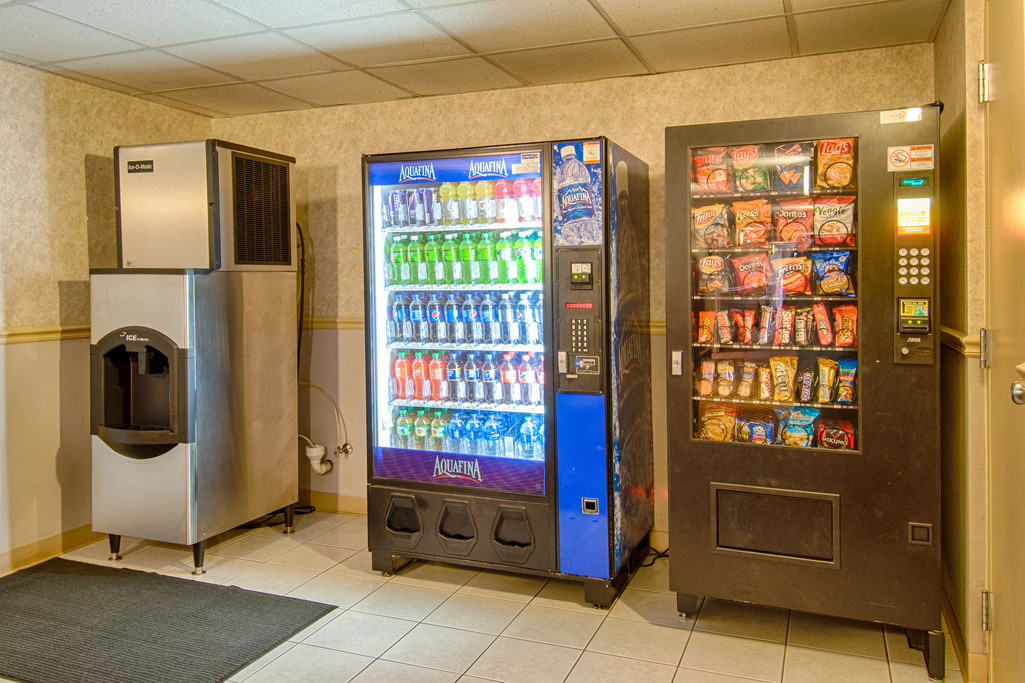 Park Tower Inn Pigeon Forge - Vending Area