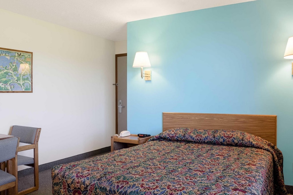 Pine River Inn - Single Bed Room-1