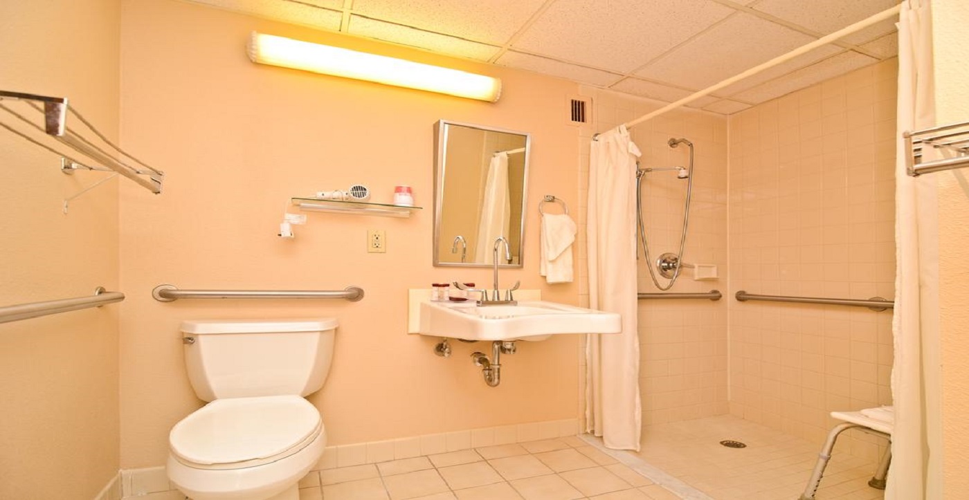 Pocono Resort - Guest Bathroom