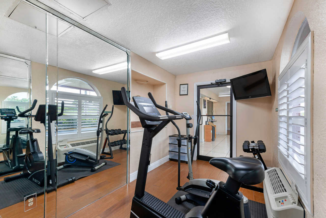 Quality Inn Orlando Airport - Fitness Facility-1