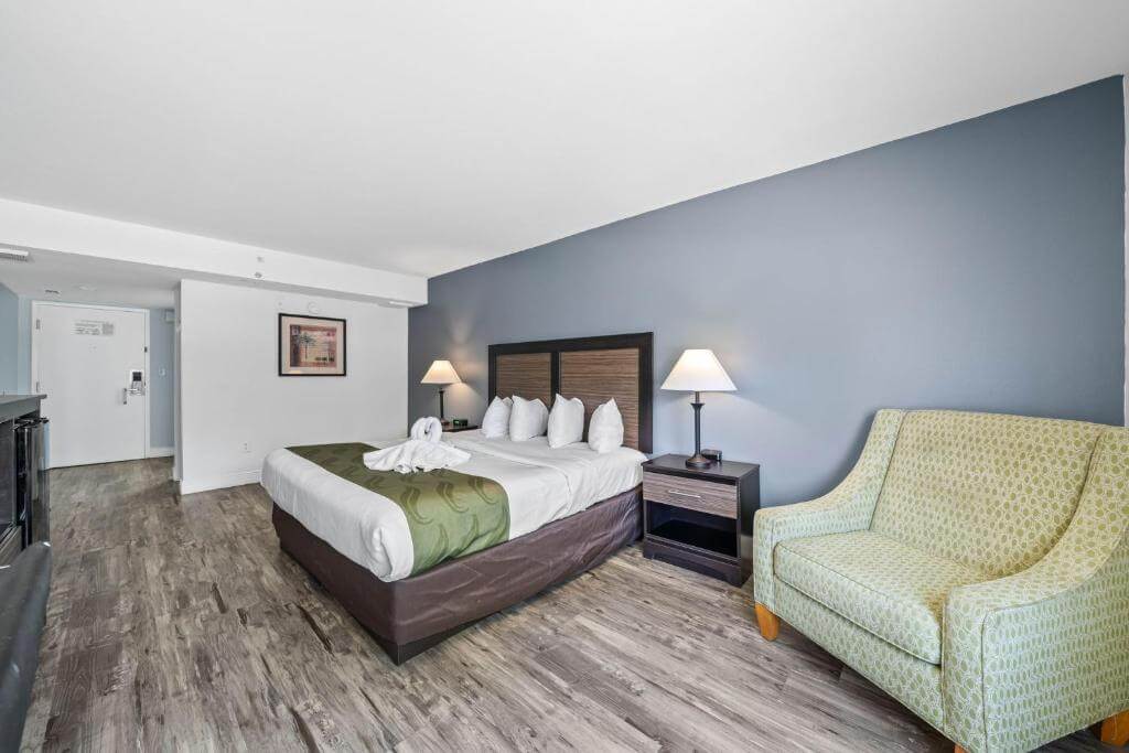 Quality Inn & Suites Near Fairgrounds Ybor City - Single Bedroom-2