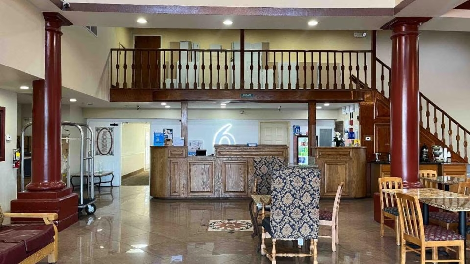Studio 6 Suites Tucson, AZ - Lobby