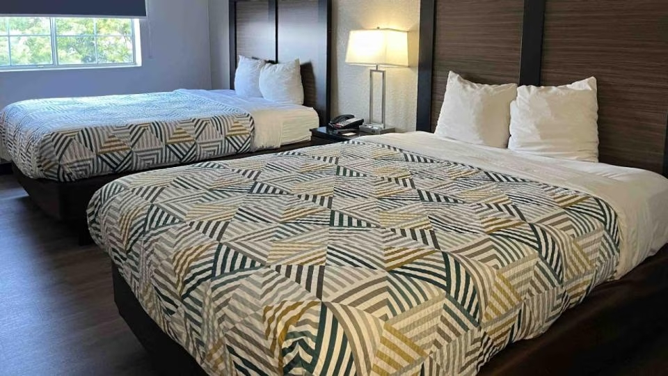 Studio 6 Suites Tucson, AZ - Double Bed