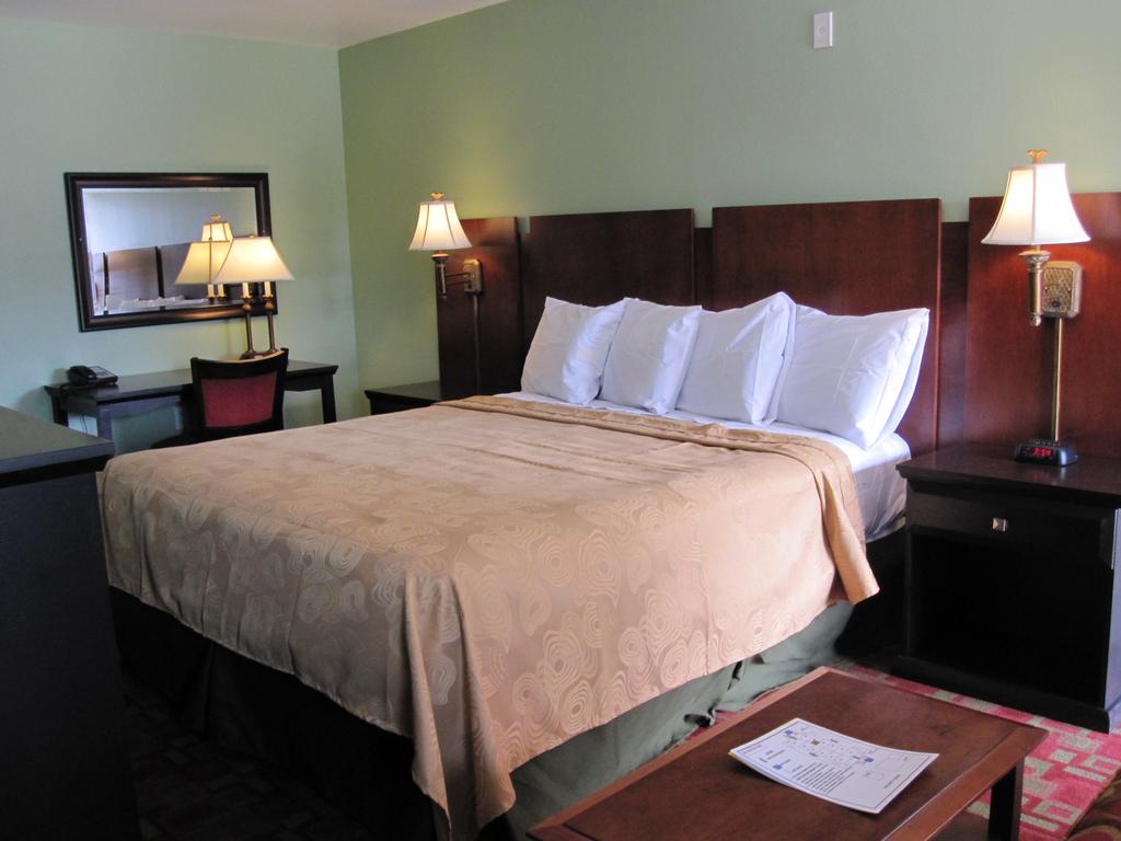Rancho California Inn - Single Bed Room-1