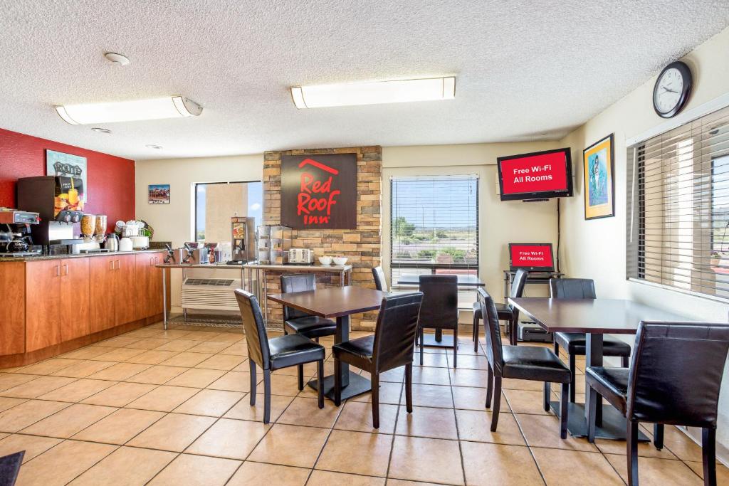 Red Roof Inn Gallup - Breakfast Area