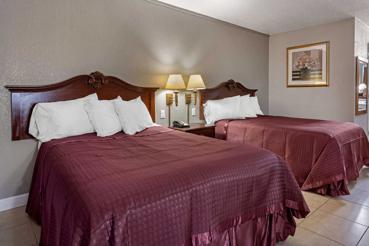 Rodeway Inn Clermont - Double Beds Room-2