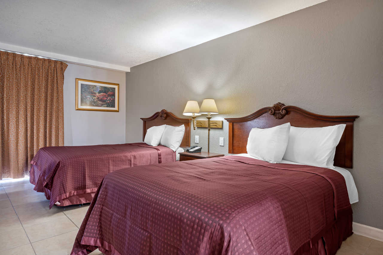 Rodeway Inn Clermont - Double Beds Room-1