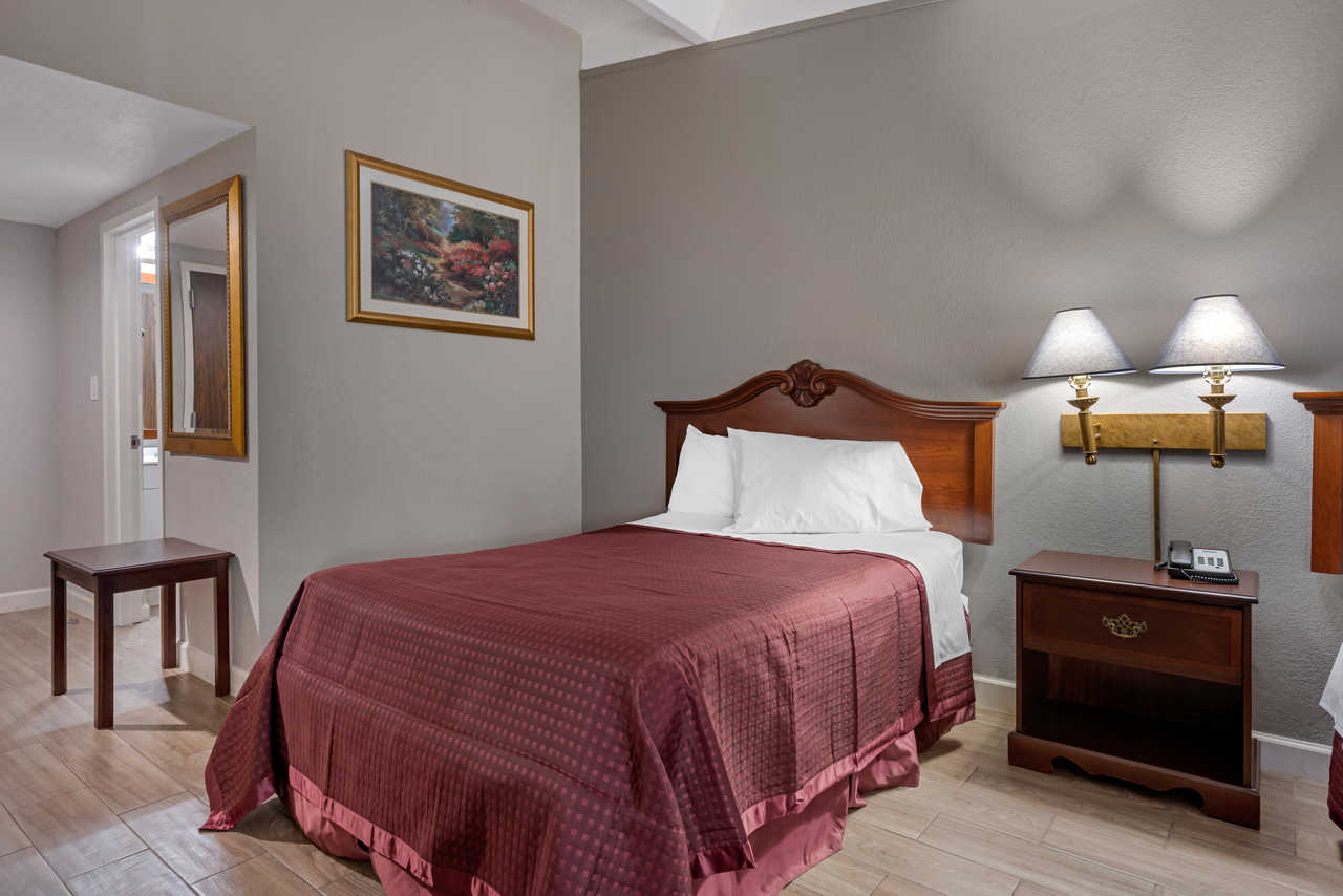 Rodeway Inn Clermont - Single Bed Room-3