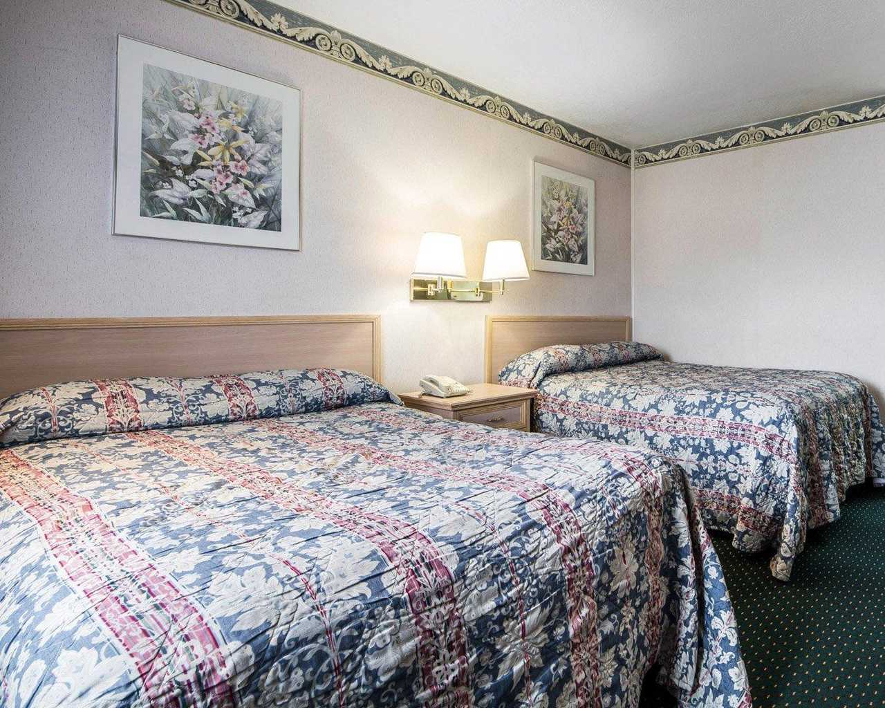 Rodeway Inn Monterey - Double Beds-1