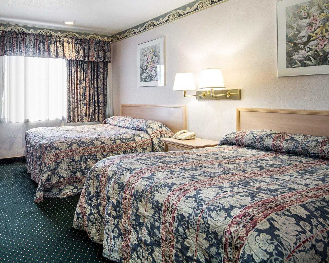 Rodeway Inn Monterey - Double Beds-2