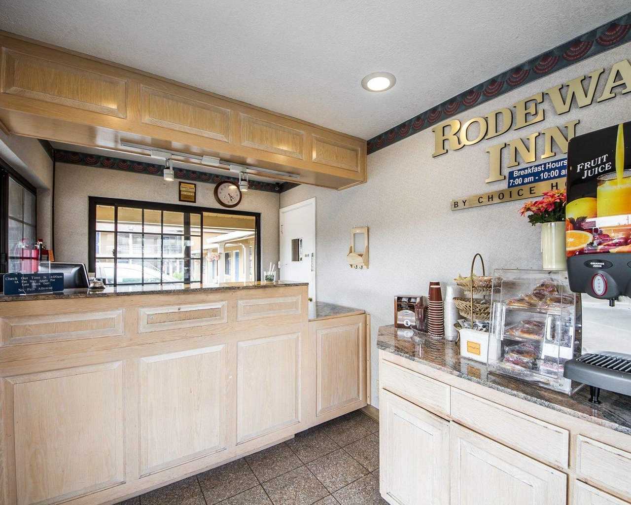 Rodeway Inn Monterey - Reception-2