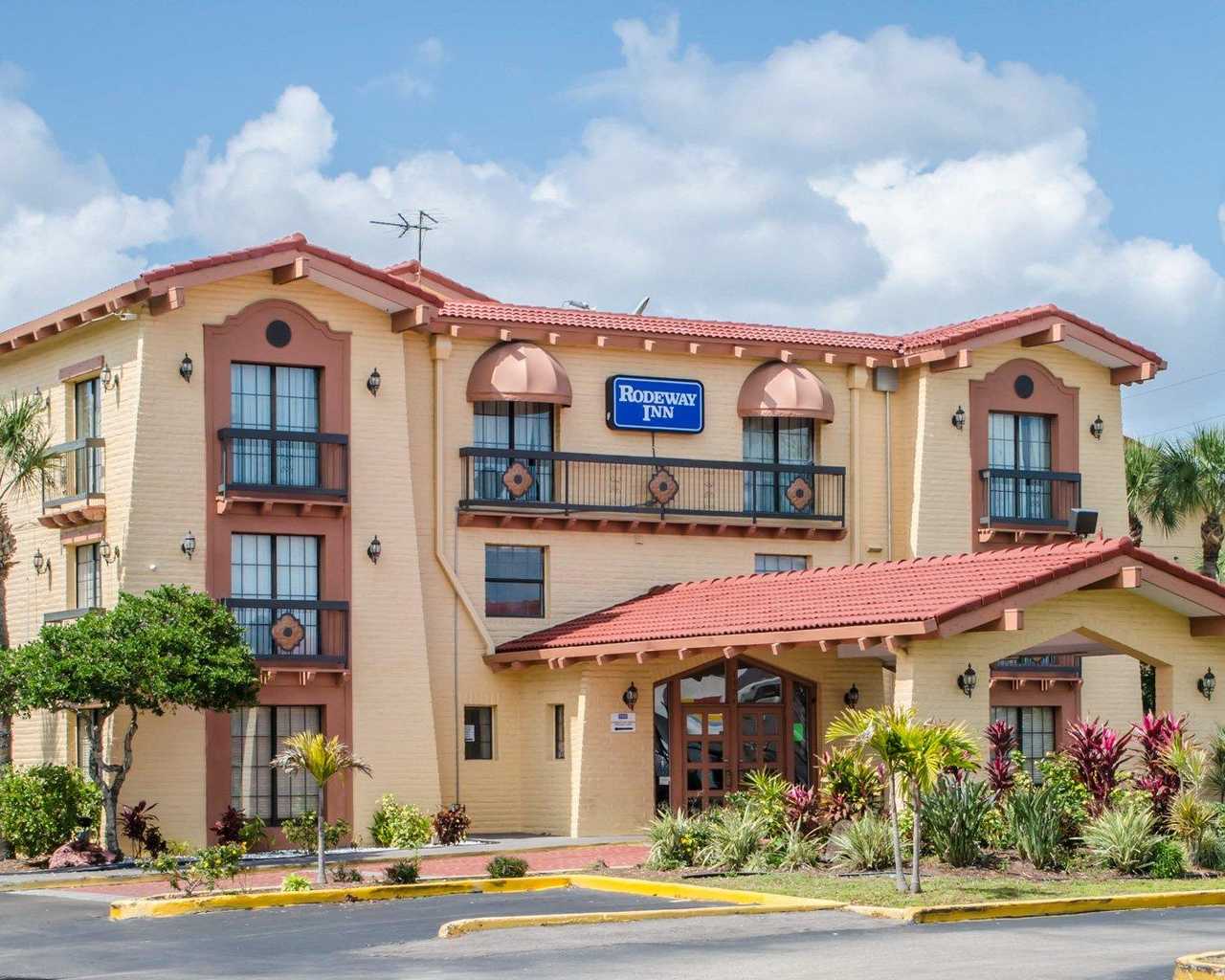 Rodeway Inn & Suites Tampa - Exterior-3