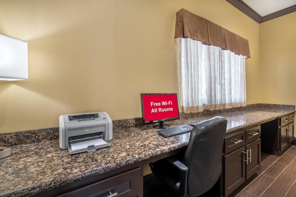 Red Roof Inn & Suites Sulphur Springs - Business Center