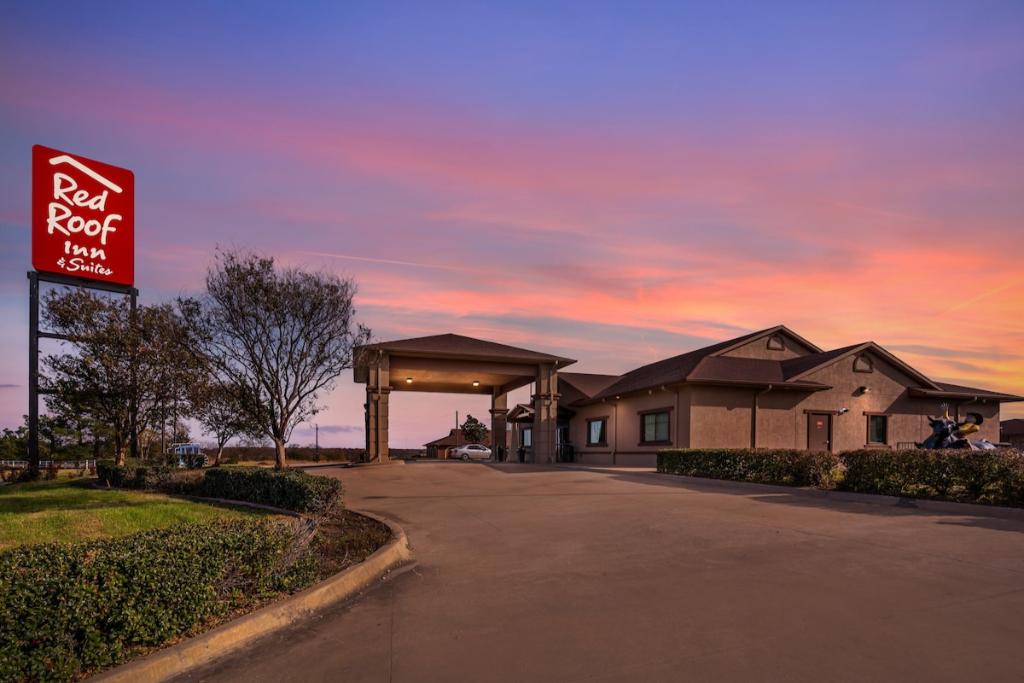 Red Roof Inn & Suites Sulphur Springs - Hotel Exteriro-1