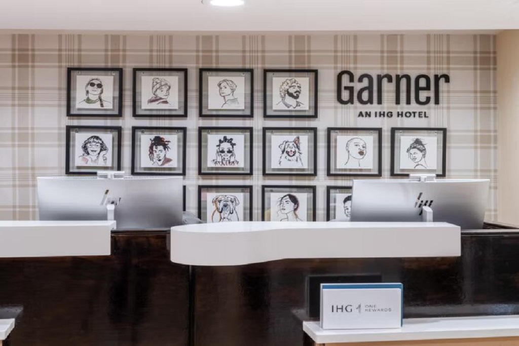 Garner Hotel Londonderry - Front desk