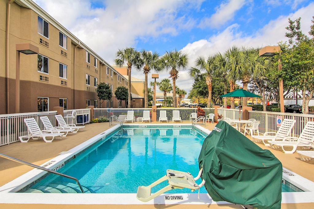 Sleep Inn Ormond Beach - Pool-2