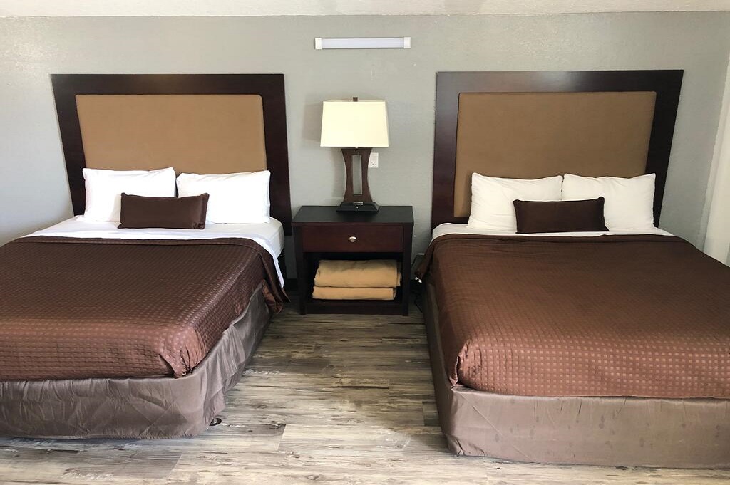 Tarpon Inn - Double Beds Room-1