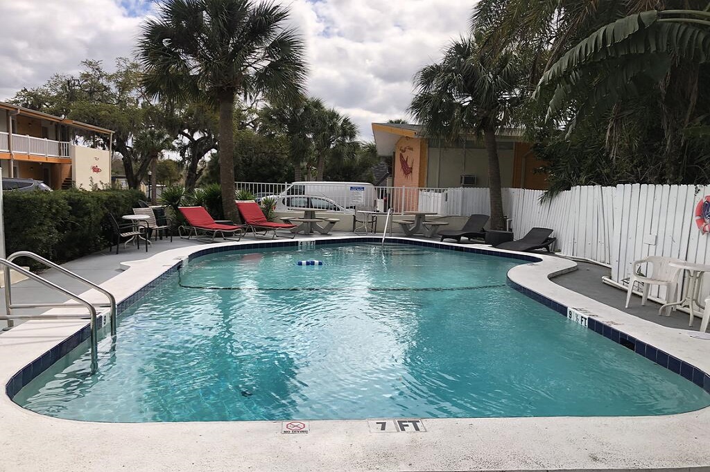 Tarpon Inn - Outdoor Pool-2