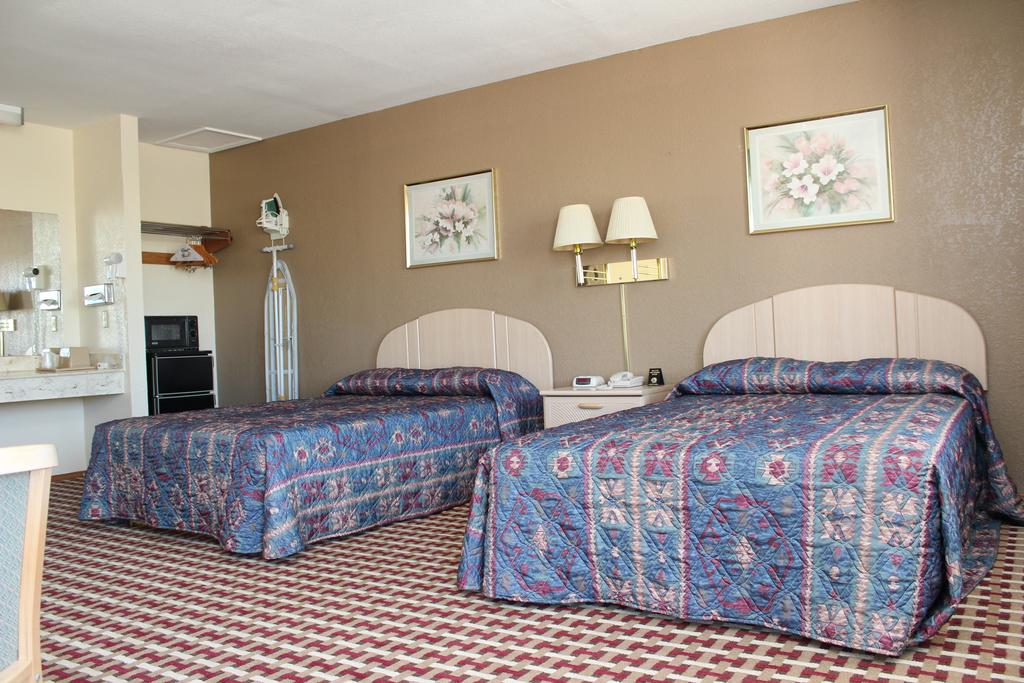 Texas Inn and Suites San Benito - Double Beds Room