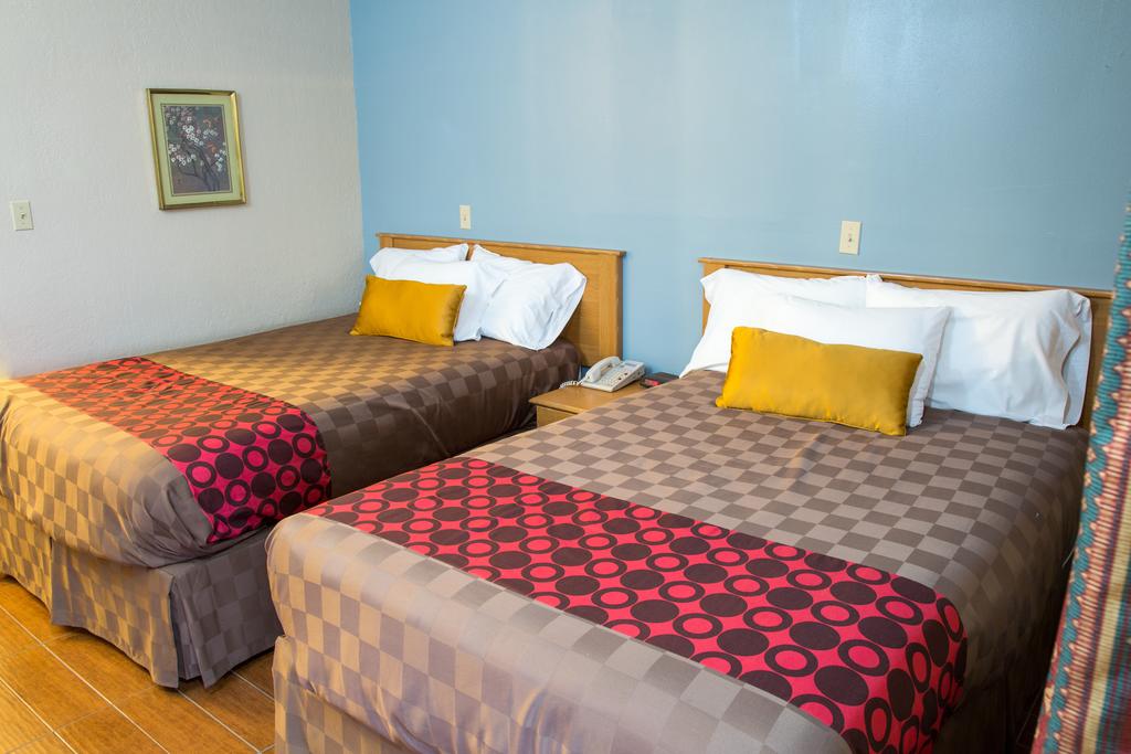 Townhouse Inn and Suites Brawley - Double Beds-1