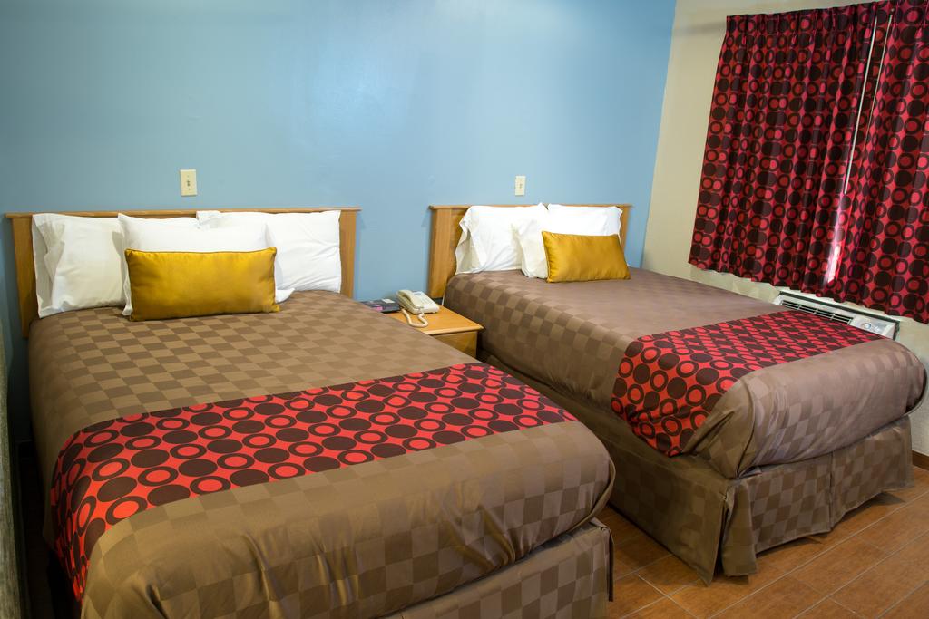 Townhouse Inn and Suites Brawley - Double Beds-3