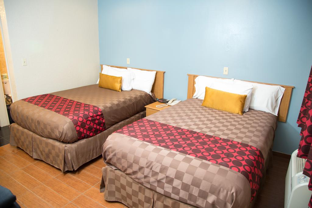 Townhouse Inn and Suites Brawley - Double Beds-4