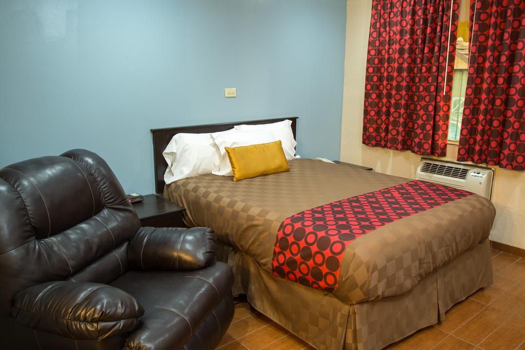 Townhouse Inn and Suites Brawley - Single Bed-1