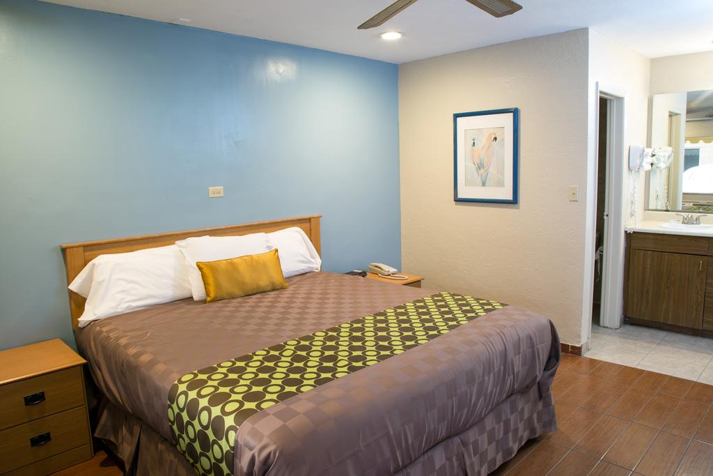 Townhouse Inn and Suites Brawley - Single Bed-4