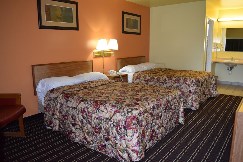 White Oaks Motel - Double Beds-3