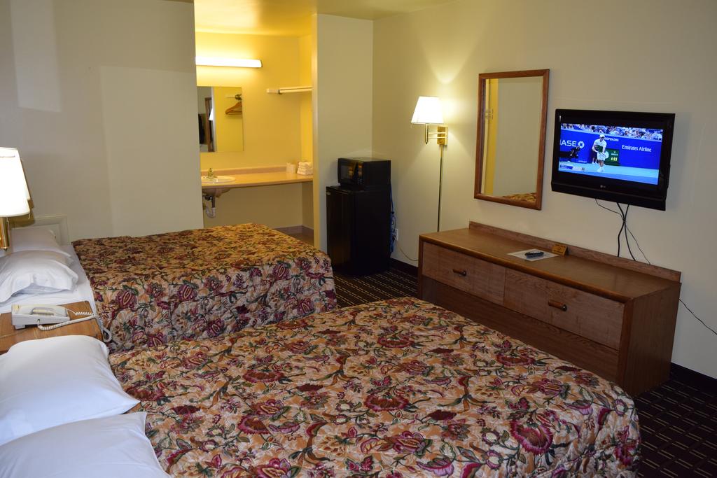 White Oaks Motel - Double Beds-6