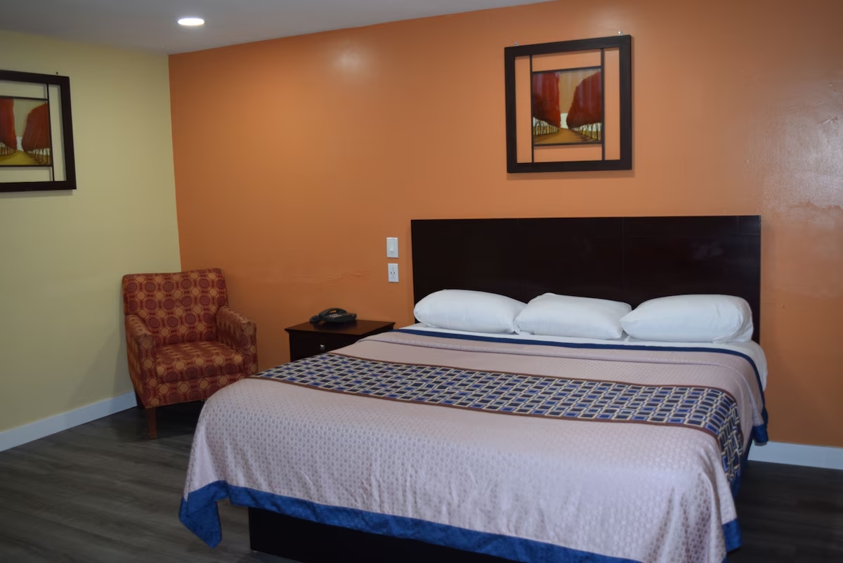 White Oaks Motel - Single Bed