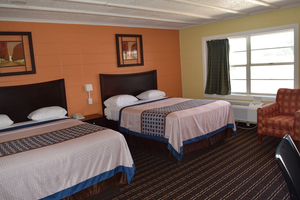 White Oaks Motel - Double Beds-1