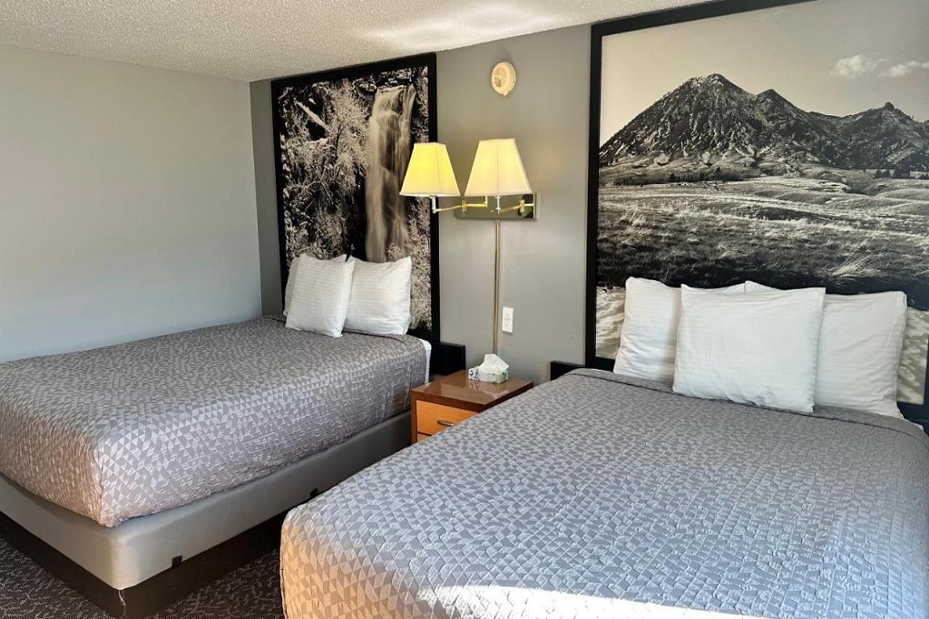 Yankton Inn - Two Double Beds
